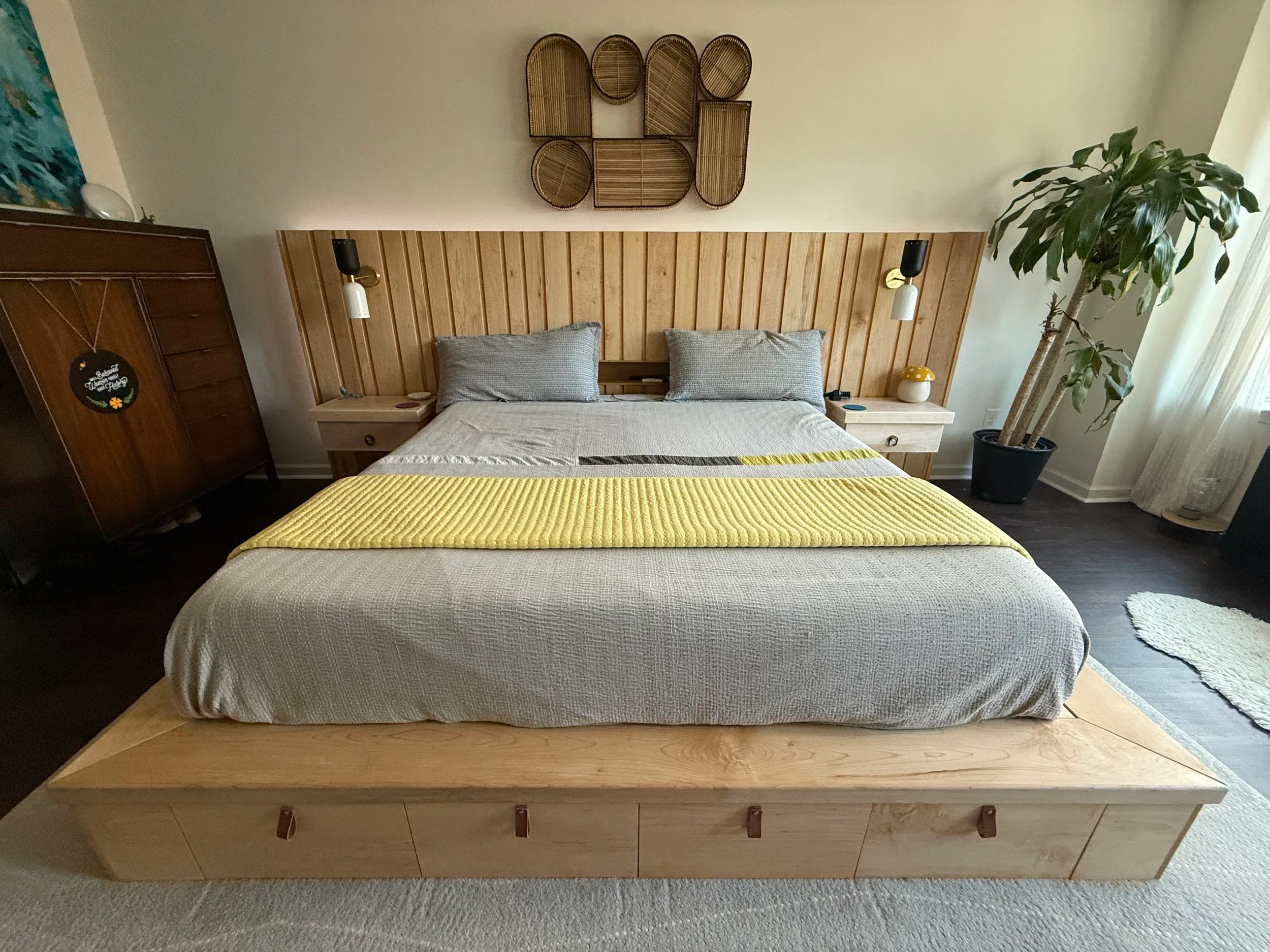 Platform Bed — photo 2